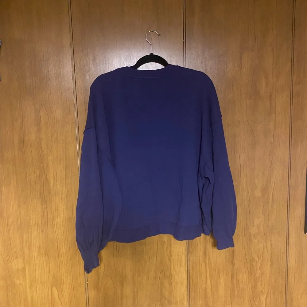 FREE PEOPLE TRISH SWEATSHIRT
Color Eclipse
$88.00 - Picture 3 of 5